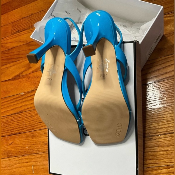 ꜱᴀɴᴅᴀʟꜱ ʜᴇᴇʟꜱ ,  ʙʀᴀɴᴅ :  ɢᴜᴇꜱꜱ  , ꜱɪᴢᴇ : 7.5 , ᴄᴏʟᴏʀ : ʙᴇʀᴍᴜᴅᴀ ʙʟᴜᴇ - Picture 3 of 7